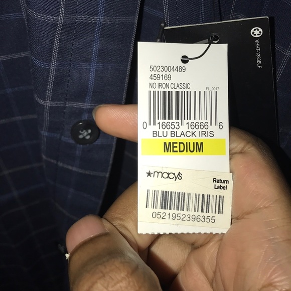 Van Heusen no iron button down shirt - Picture 3 of 3